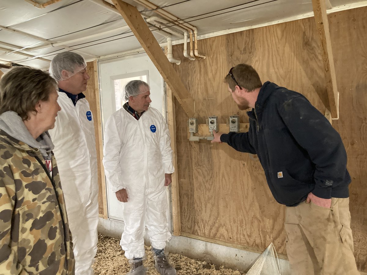 JenniferRhodes3's tweet photo. Special guests on St. Patrick's Day for a visit to my son's chicken farm.

#MDA #SecofAg #Perdue #CEO #familyfarm #11thgenerationfarmer #chickencheckin #familyfirst  #farmlifebeslife #farm #chickenfarm #welovefarming #farmlife #farmerandenvironmentalist #educating #UMD #UME https://t.co/WwriEDwkf0
