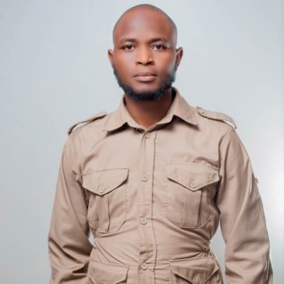 MkoreaWa's tweet photo. @VitusNkuna Ulivyo na ulichoandika haviendani kbs kweli we 🚮🚮🚮 https://t.co/EI0zwihlPh