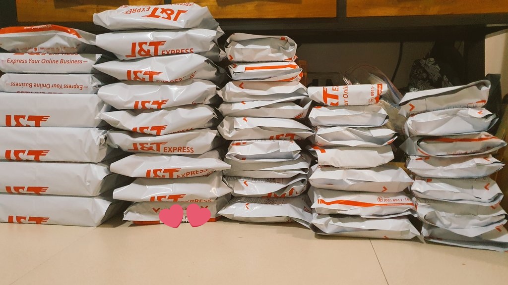 aeriuu's tweet image. I should go to bed now

Remaining orders on Wednesday/Thursday! 

✨️✨️ #shopAe for updates✨️✨️