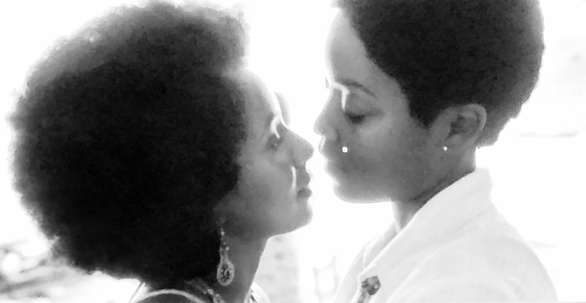 nabiyahbe's tweet photo. Simone and Bernie BTS! #daisyjonesandthesix #simonejackson https://t.co/wEq3dK7rXs