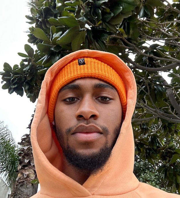 FrmdxadakAA41YW?format=jpg&name=small