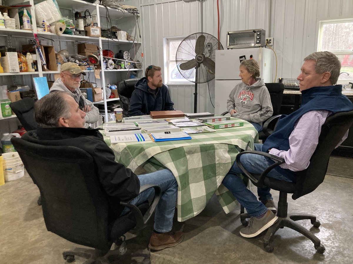JenniferRhodes3's tweet photo. Special guests on St. Patrick's Day for a visit to my son's chicken farm.

#MDA #SecofAg #Perdue #CEO #familyfarm #11thgenerationfarmer #chickencheckin #familyfirst  #farmlifebeslife #farm #chickenfarm #welovefarming #farmlife #farmerandenvironmentalist #educating #UMD #UME https://t.co/WwriEDwkf0