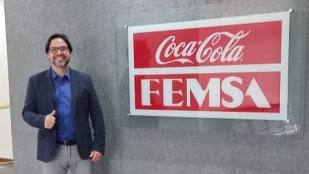 espacioconvalor's tweet photo. Recientemente compartimos una charla de #FinanzasPersonales con todo el equipo de CocaCola-FEMSA. 
Aplaudimos a las empresas que impulsan este tipo de iniciativas, que impactan de manera integral en el bienestar de sus colaboradores. ¡Felicitaciones! https://t.co/LsnVoTx3v4