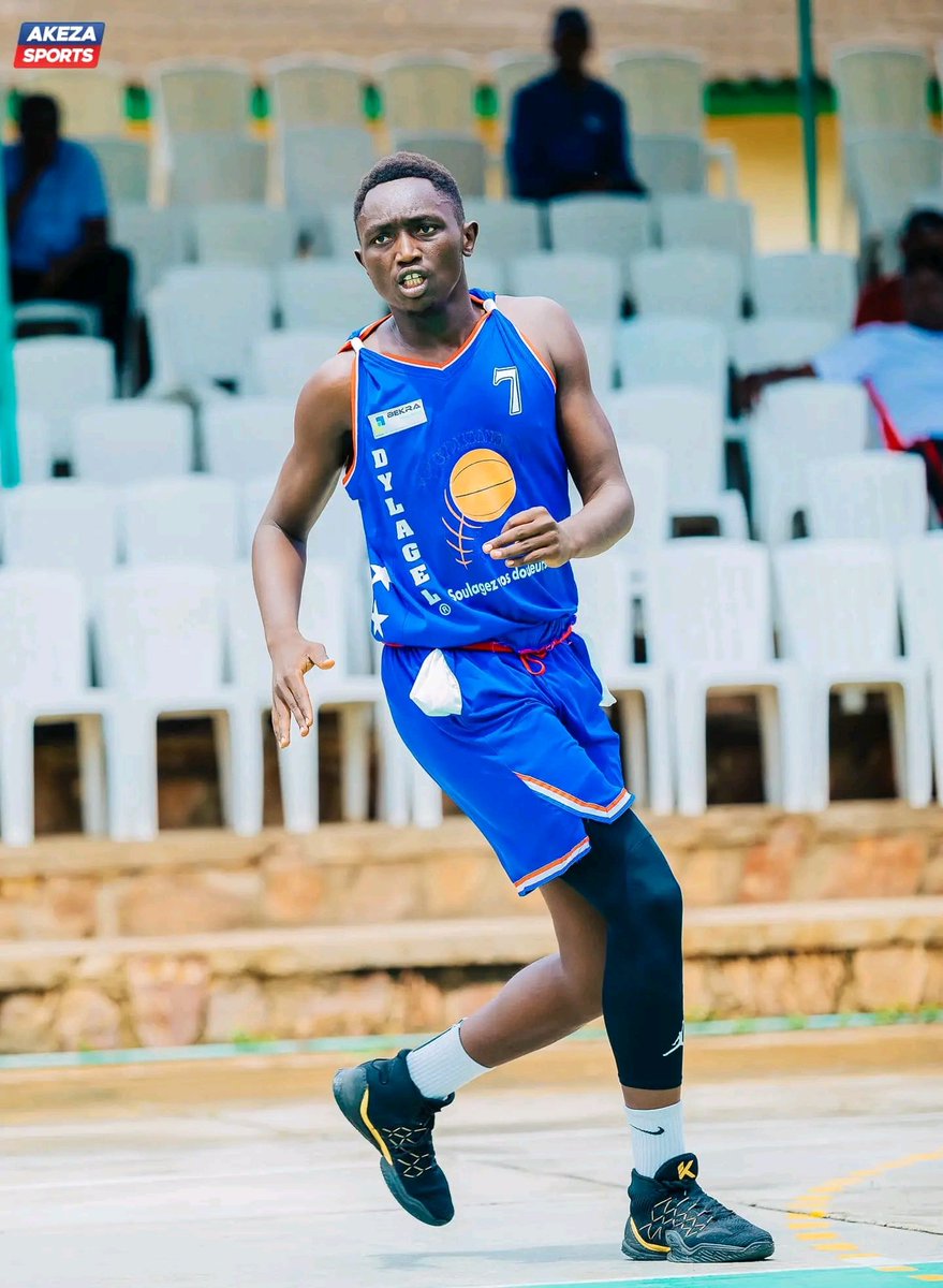 AkezaSports's tweet photo. #KongoloClement rayonne avec un double-double (10 pts 15 Rbds) et permet à #Gymkhana d’empocher une victoire écrasante face à #Muzinga
C’est dans un match qui a permis à 5 nouveaux jeunes joueurs (rookies) à débuter dans la VBL que #Gymkhana a dominé totalement #Muzinga (91-57) https://t.co/SKCgTCD82R