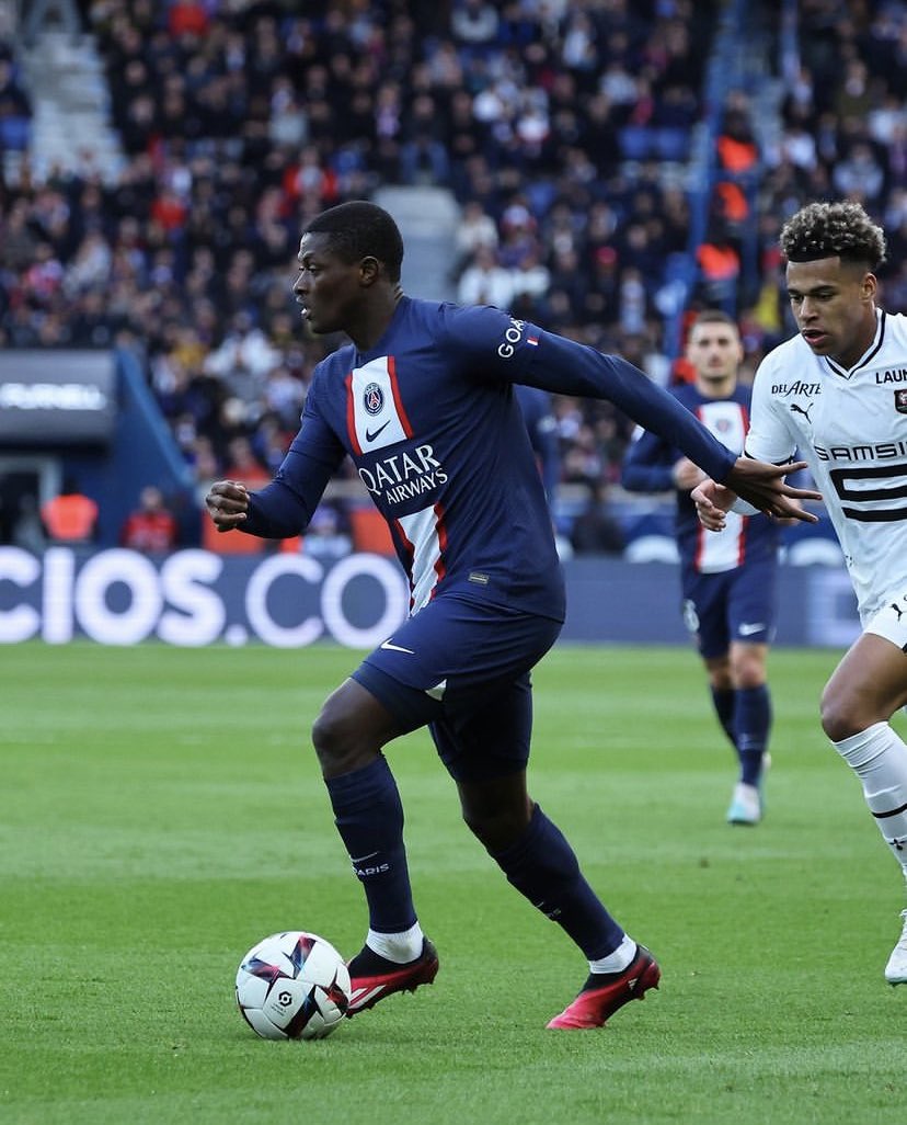 JournalPrinces's tweet photo. 🚨 Fin du match au Parc des Princes !

Rennes s’impose 2-0 face à un PSG bien triste, la fin de saison risque d’être extrêmement longue…

Amis parisiens, courage. https://t.co/fHUOy9Ycq2
