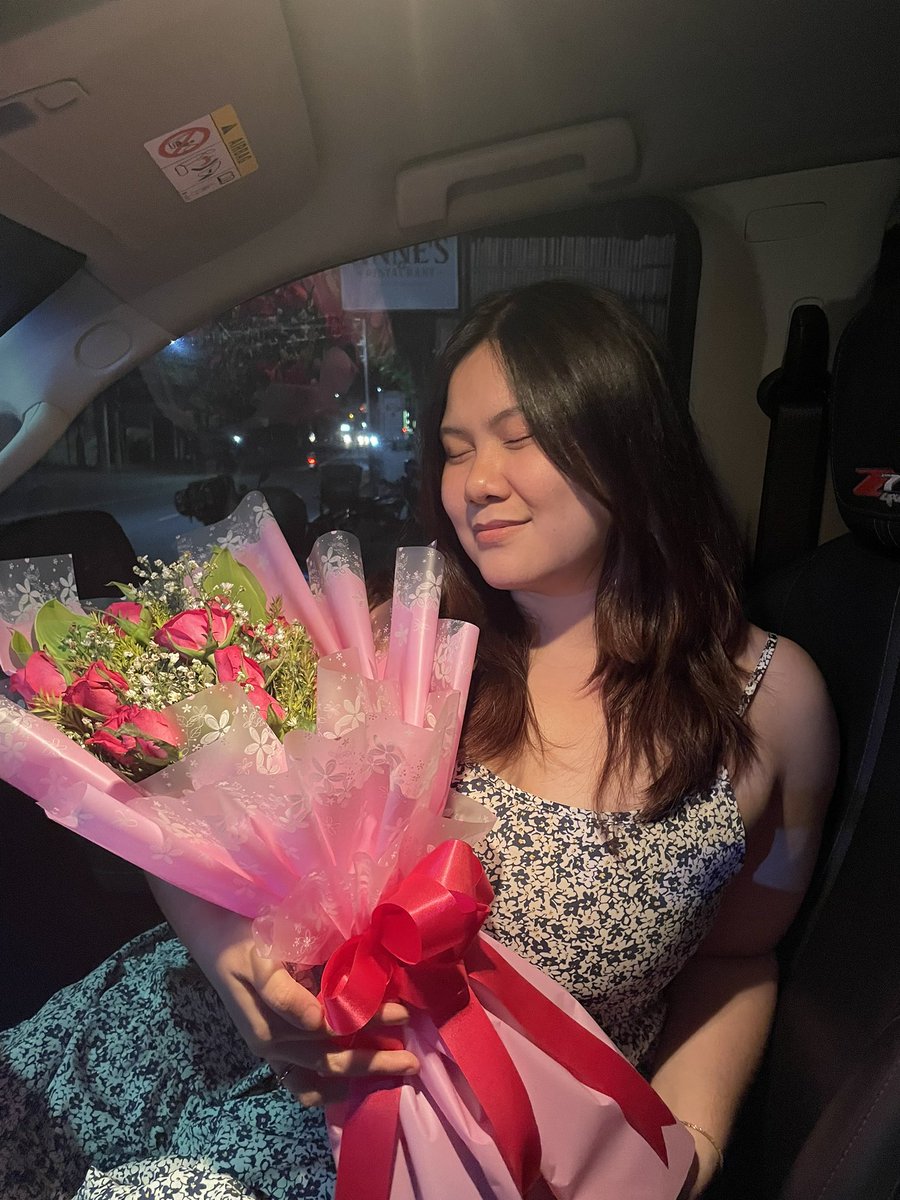Yanaphernelia's tweet photo. got me feeling like the prettiest girl in the world 🧚 https://t.co/niAcVteB5v