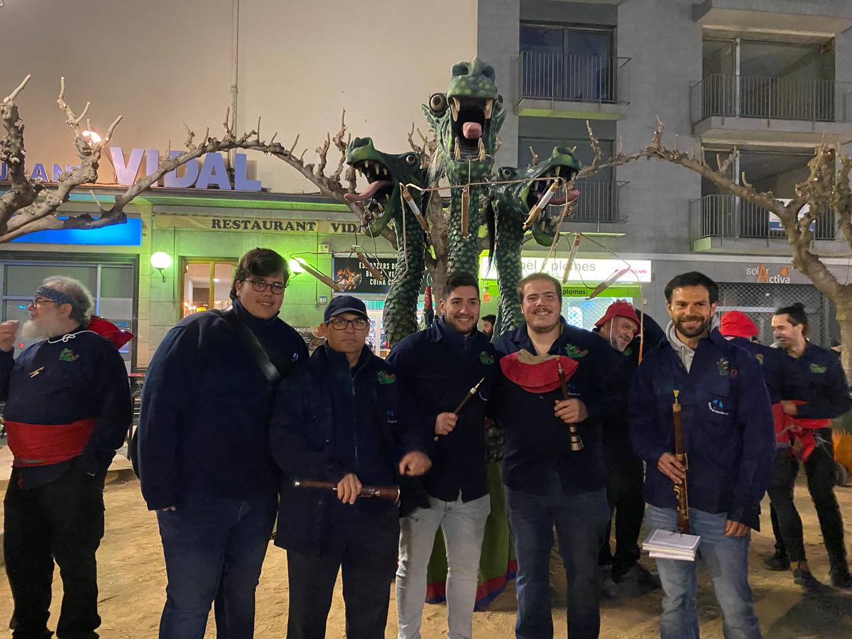 🔥Ahir vam anar fins la comarca del Vallès Oriental, a Sant Feliu de Codines, per acompanyar el <a href="/dracderibes/">Drac De Ribes</a> al correfoc de la població.

#adnescola #escoladegrallersdesitges #escoladegrallers #hereusdelatradició #escolaontour