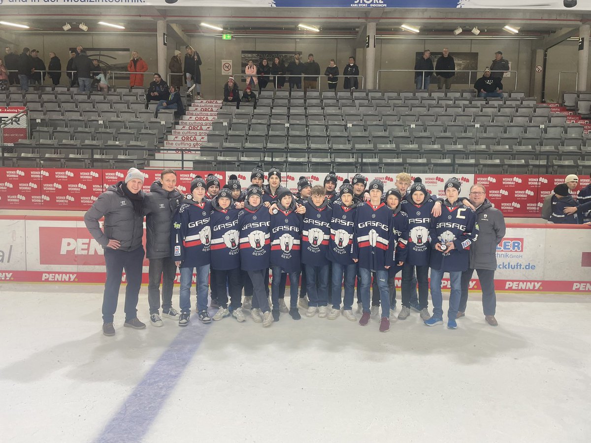 HardyGensel's tweet photo. U15 @DELoffiziell Cup 2023 in @SERCWildWings die @ebjuniors belegen den 6. Platz. Gratulation an die @adlermannheim zum 1. Platz. Vielen Dank an die fleißigen Helfer und Organisatoren der Schwenninger Wild Wings für eure Mühe und Unterstützung.
#morepotential https://t.co/B68jwOtmJK