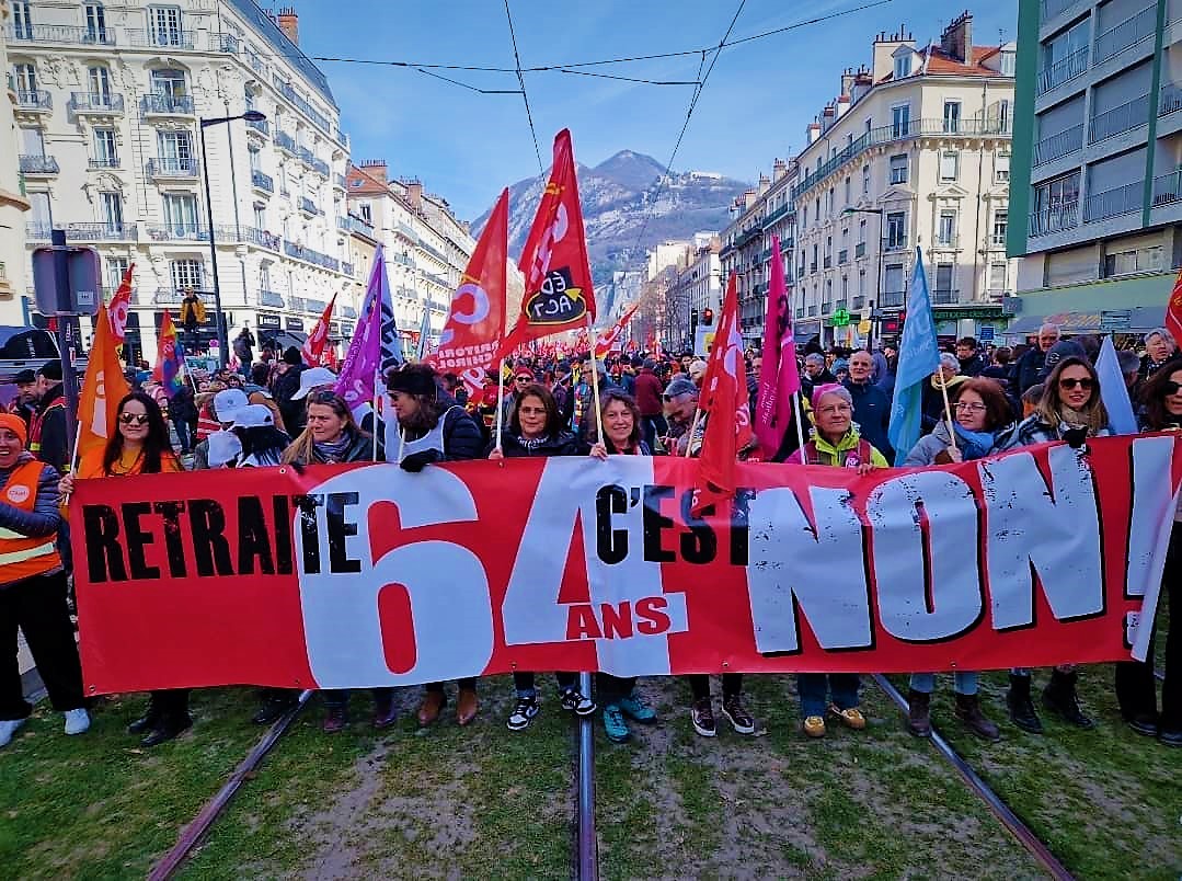 SolidairesIsere's tweet photo. Une semaine décisive pour la VICTOIRE !
multiplions les initiatives de #blocages, renforçons les #GreveReconductible 
🔴 RDV de luttes : https://t.co/cx00z09qGt
🔴 manif Flambeaux  Grenoble le 21/03 : https://t.co/xnkja9BduI
🔴 #greve23mars en isère = https://t.co/Oi3D3xZmN6 https://t.co/9Vskv0acPM