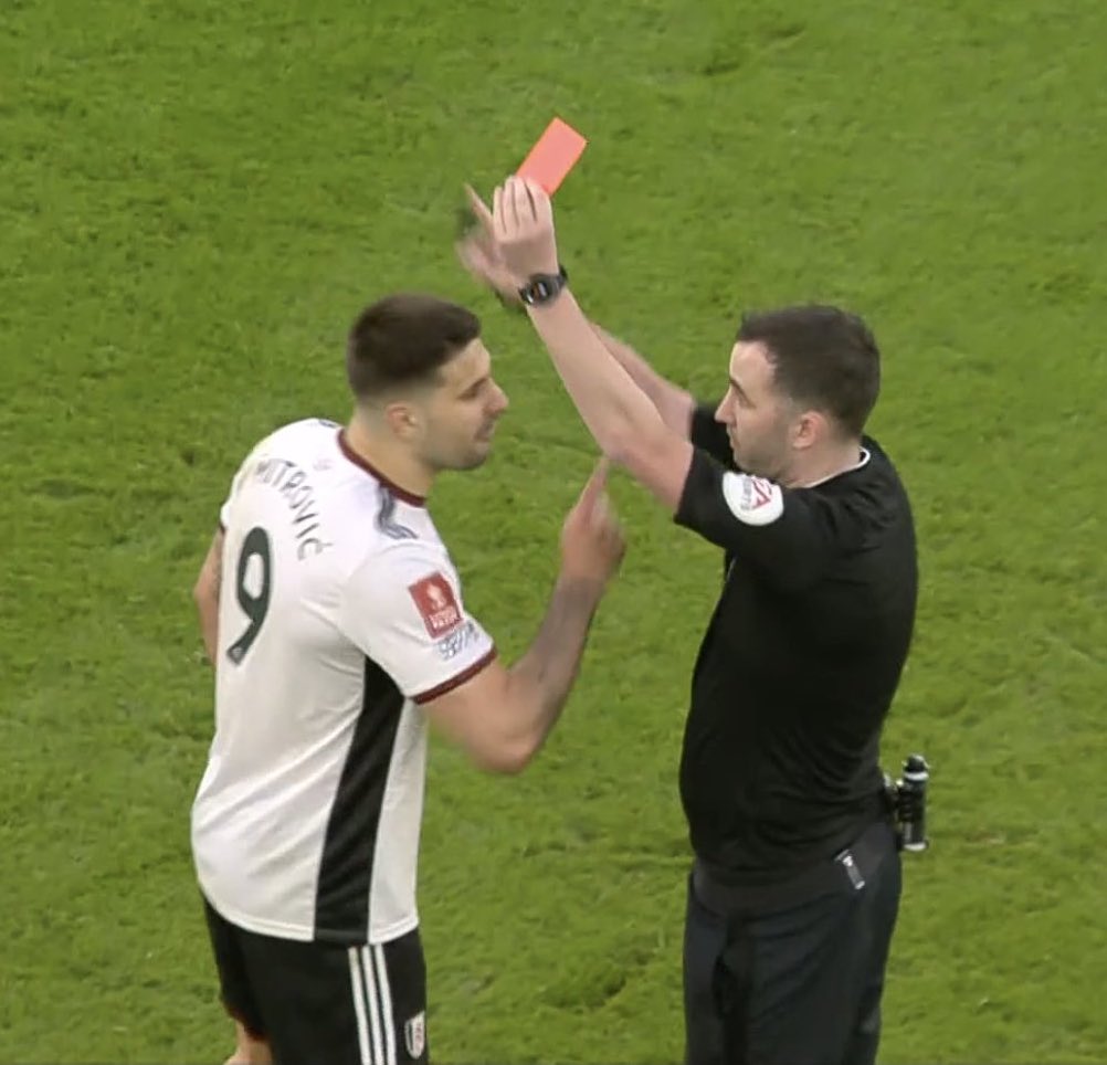 talkSPORT's tweet photo. 🟥 RED CARDS! Marco Silva, Willian &amp; Aleksandar Mitrovic SENT OFF!!

Proper heads gone from Fulham 🤯 https://t.co/vLnVrGMtQm