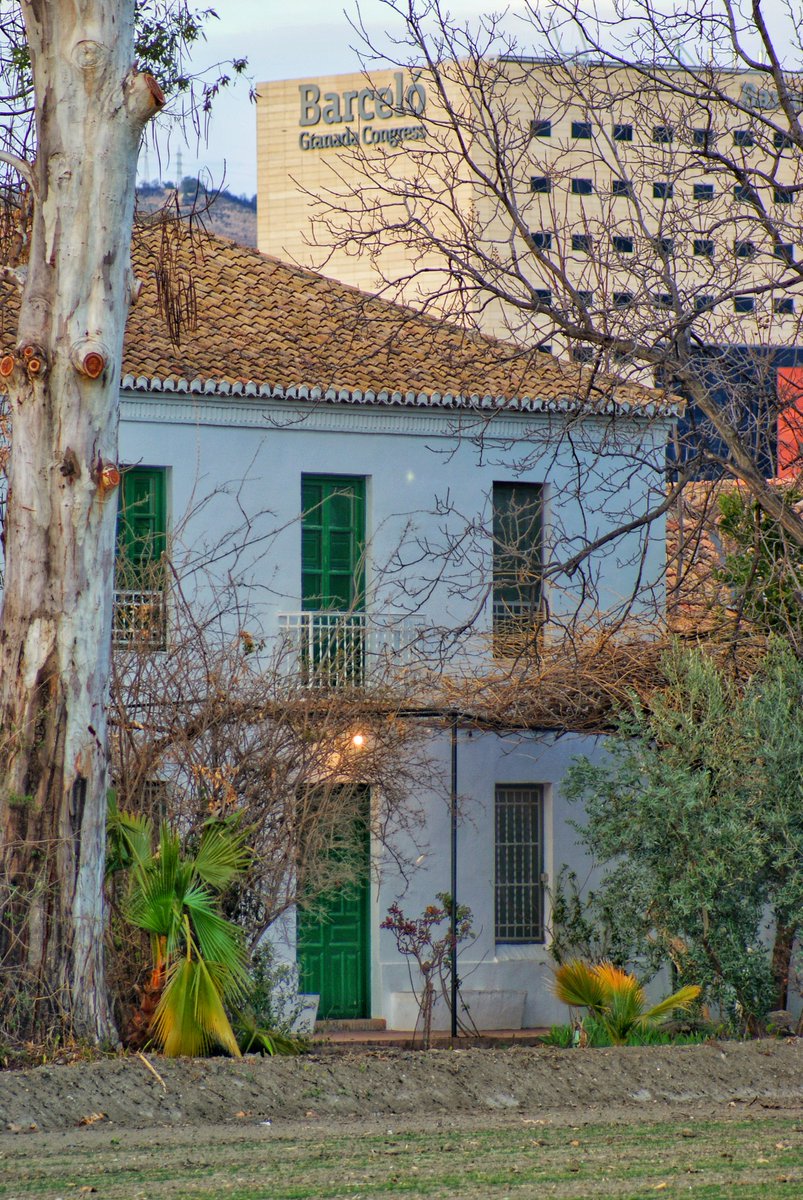 granadaoldpics1's tweet photo. Lorca comentó en una carta que la huerta de su prima tenía las señas más bonitas del mundo: Huerta del Tamarit, término de Fargüi, Granada. “Prima”, le decía Federico a Clotilde, “tu huerta es una colección de tarjetas postales”. https://t.co/OK0Z3zr49J