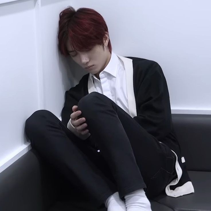 yjunstuffj's tweet image. Eu sei que eu amei aquela música ainda hoje é uma das minhas favoritas aí né por curiosidade fui escutar outras músicas deles eu nem pretendia entrar para o fandom nem nada fui pesquisar sobre os membros por curiosidade