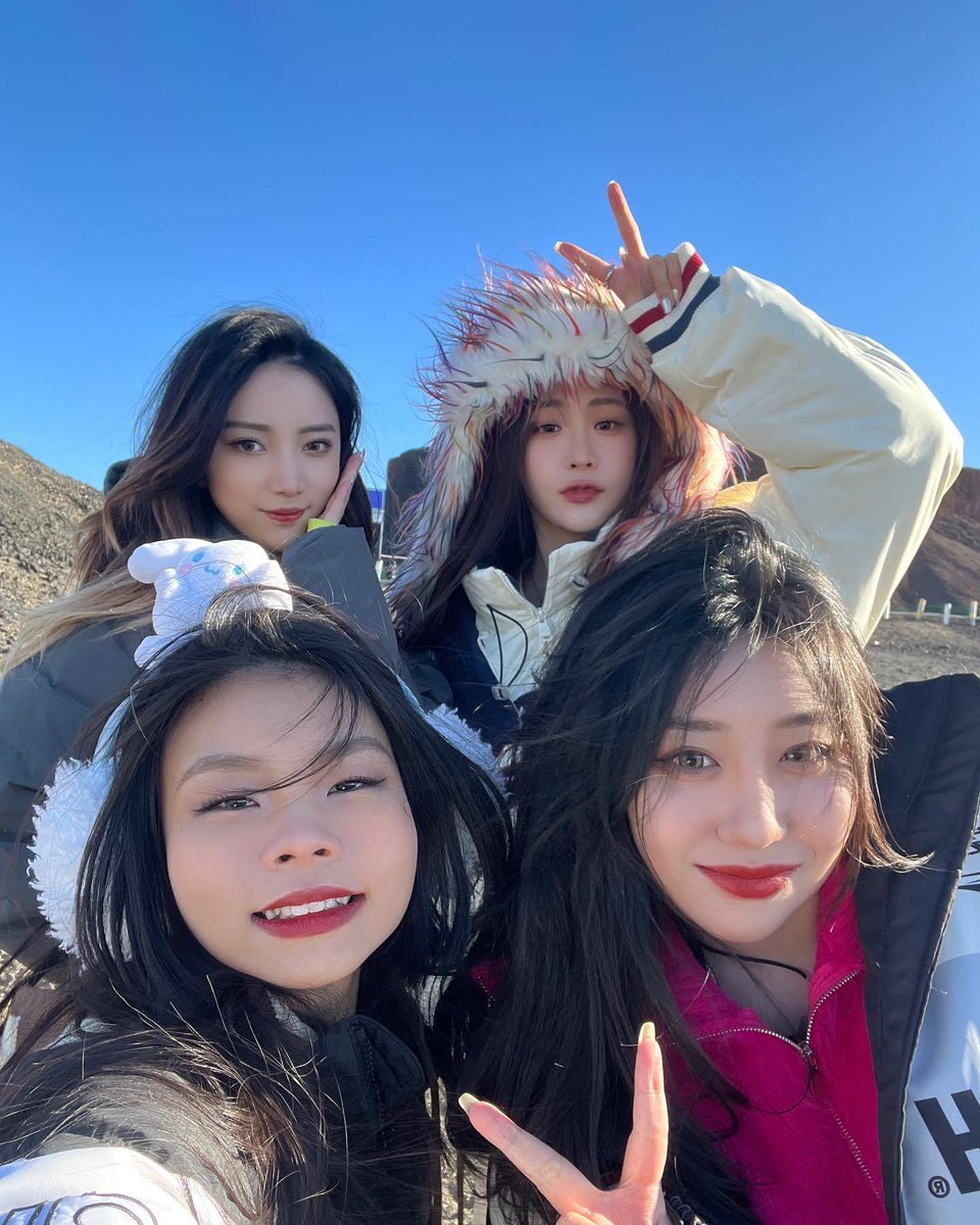 Ruiqi_France's tweet photo. 〔˚₊ · ͟͟͞͞➳❥〕WEIBO UPDATE 🔮
Suey apparaît sur une publication Weibo de #XuZiyin (#ROADA)
#SuRuiqi #GirlsPlanet999 #苏芮琪 #Sury https://t.co/DHpQ0LYluC