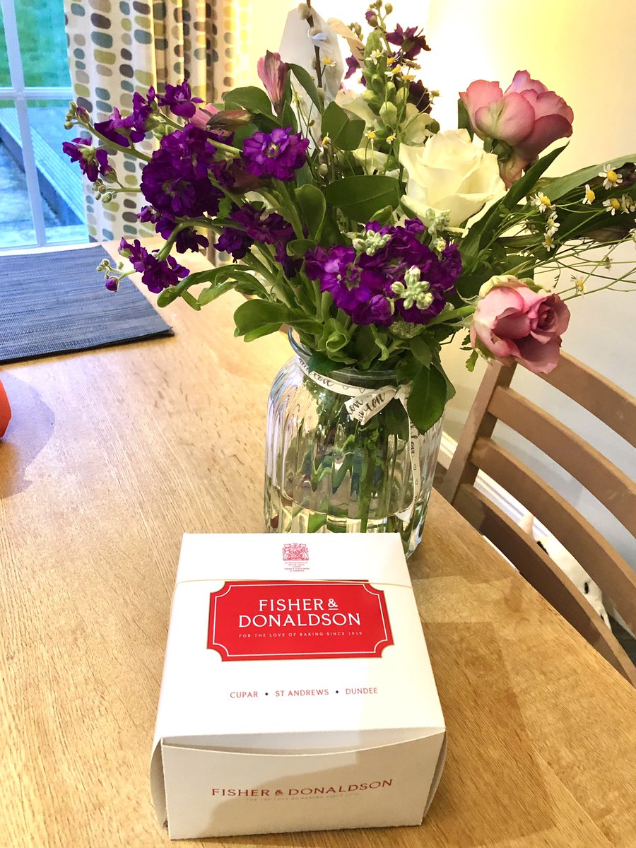 ListerJenn's tweet photo. Mother’s Day 2023. A visit to #StAndrews for some @FisherDonaldson treats #FudgeDoughnut #CoffeeTower ☺️ https://t.co/Lx08ARiWRJ
