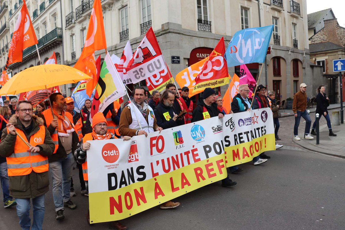 RAutrement's tweet photo. #rennes : le point sur les blocages et les barrages filtrants, ce lundi 20 mars https://t.co/5kCHtuUOQE https://t.co/FD0eofzgn0