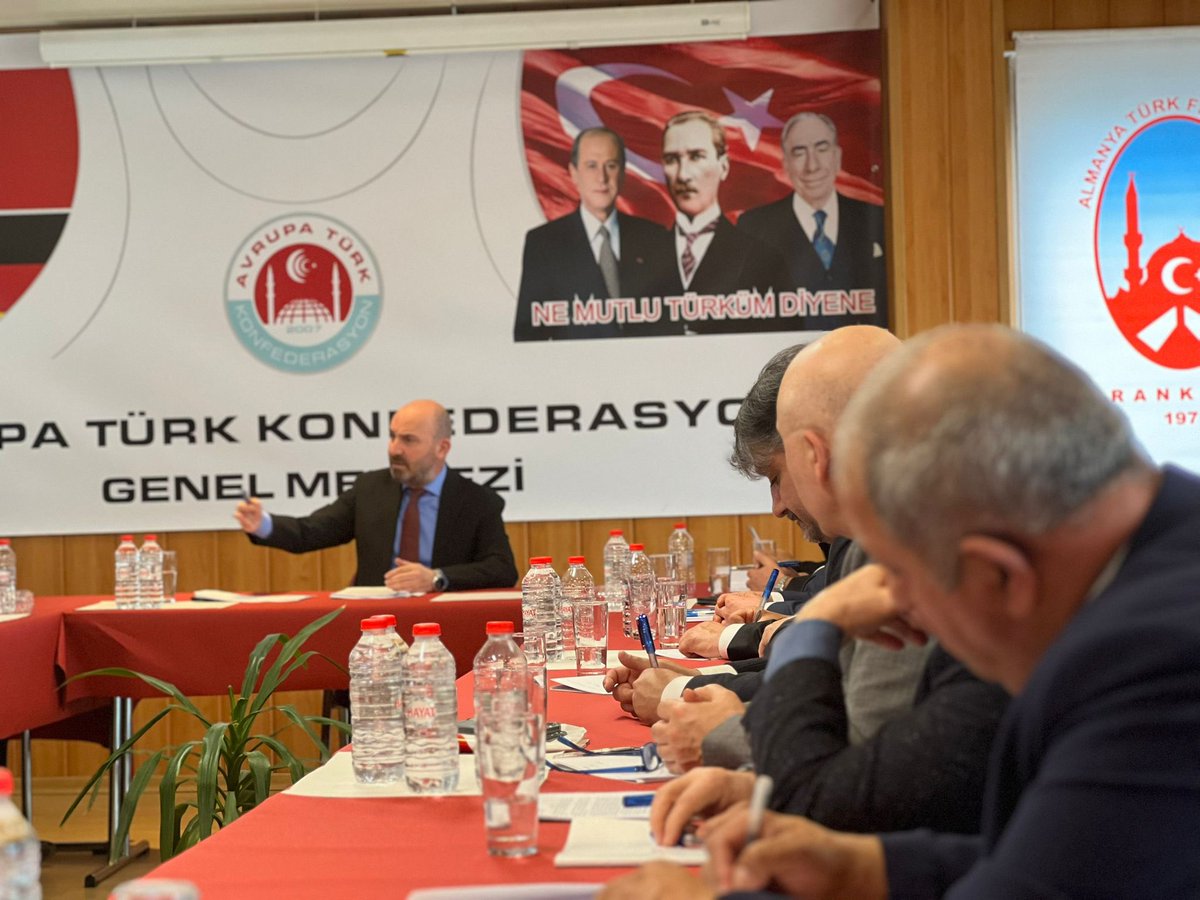 cccemalcetin's tweet photo. Avrupa Türk Konfederasyona bağlı Türk Federasyonların Genel Başkanları ile toplantı yaptık.
#Frankfurt
#AvrupaTürkKonfederasyon https://t.co/HRq3JIcMhz