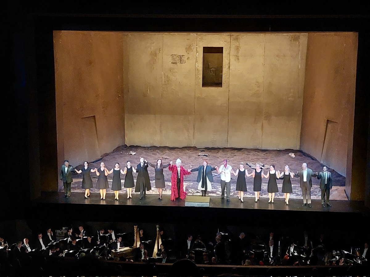 JumpUp1991's tweet image. FINALLY got to hear @MattilaKarita live tonight @deutsche_oper ELEKTRA! She is absolutely worth the hype, what a vocally stunning (and scenic) performance 😍😍😍😍😍😍😍