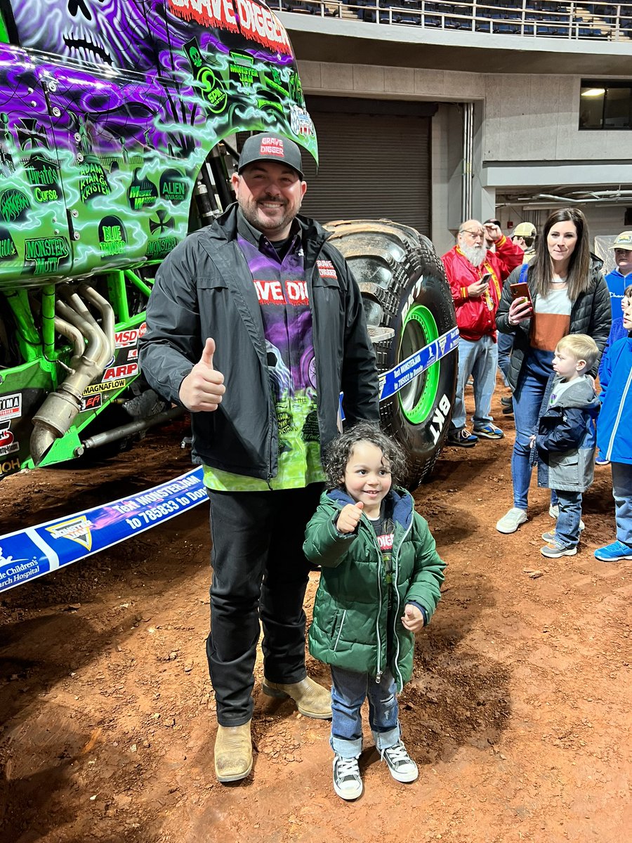 Linz_Hairflip's tweet photo. Grave digger!!!
#monsterjam https://t.co/nbHUPaSqmz