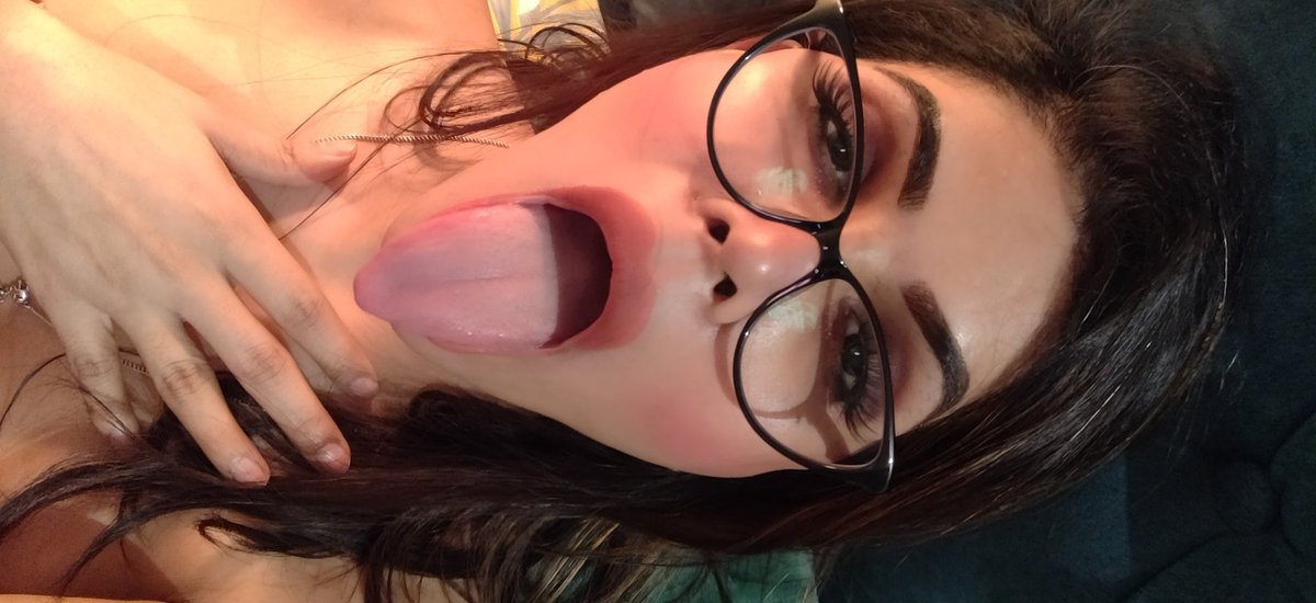 My mouth is open!! What are you waiting for?? 💋💋

Don't forget to subscribe to my account for more pics n vids : official.me/alinarai