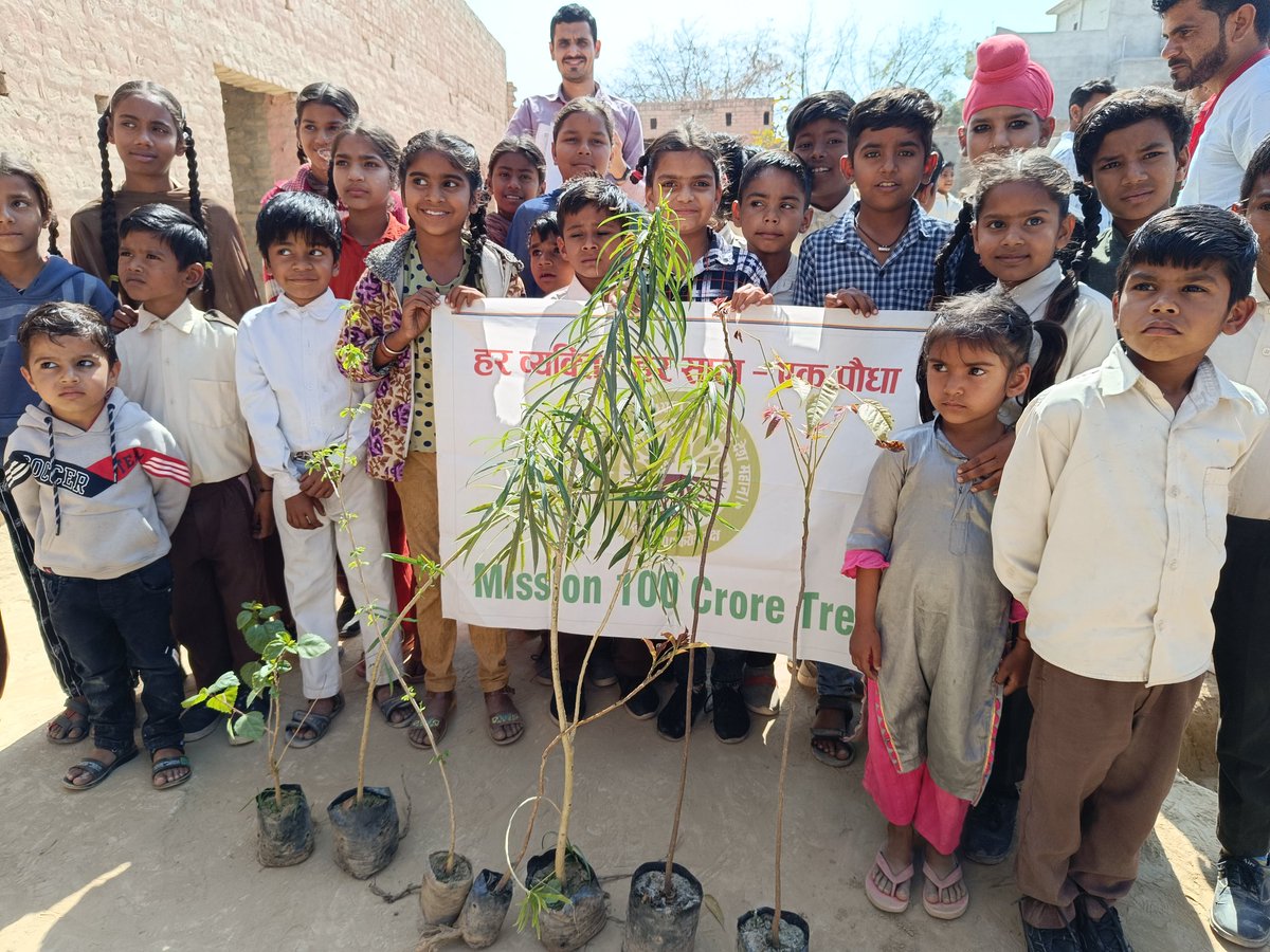 mission100cr's tweet photo. Good lesson for future generations. #treeislife #mission100croretree #plantmoretrees @KotwalMeena  @BeeAsMarine @climate_mission @worldgreendlp  @nywolforg  @Environment_Ke  @GottliebWKeller  @ravishndtv  @Sdg13Un @RivSDGaction @environpeoplede @theGCF  @thecarbontrust https://t.co/JGHjtA5knb
