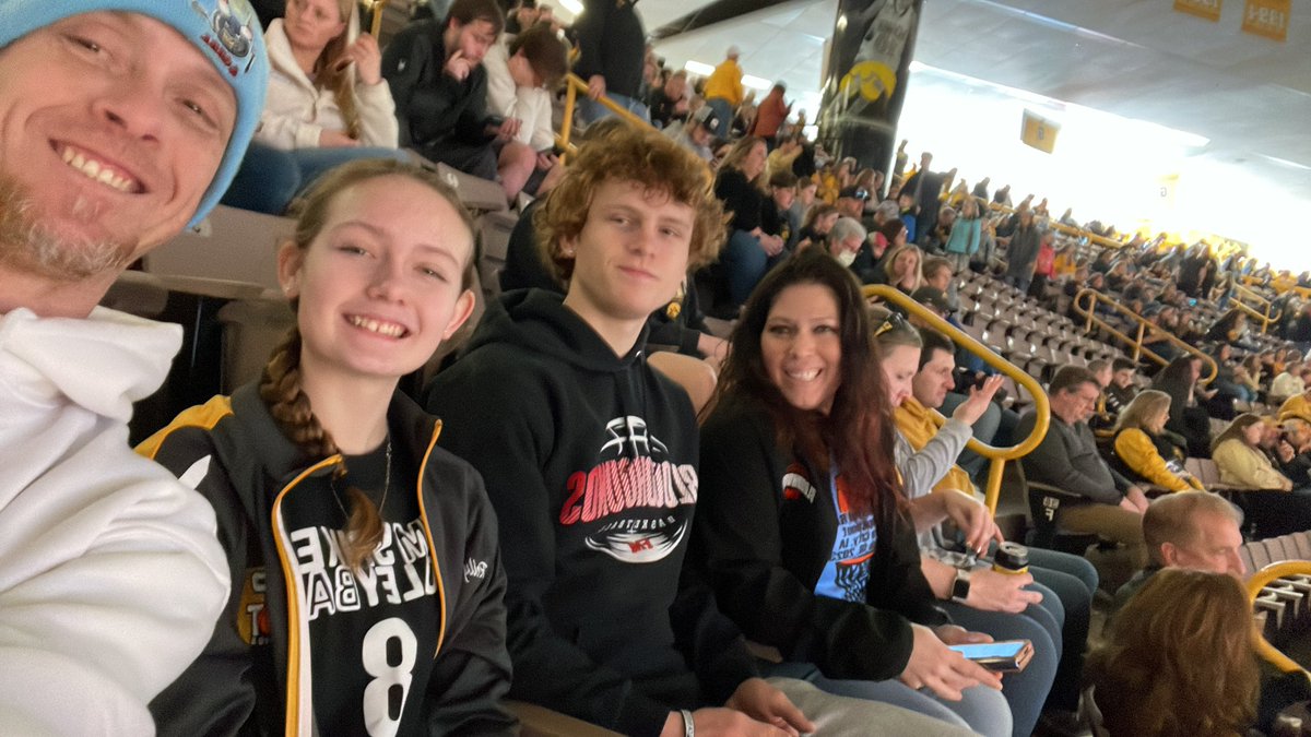 Let's go Iowa!!💛🖤#MarchMadness #iowa #GoHawks #NCAAWBB