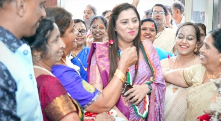Received tremendous regard and love from Bangalore . It was wonderful awesome classy program organised by Akhand Bharat Khadi Mahasangathan on for celebrating International Women's Day where I was honoured by "VAJRASTHREE AWARD"  and our organization as "BEST  NGO"