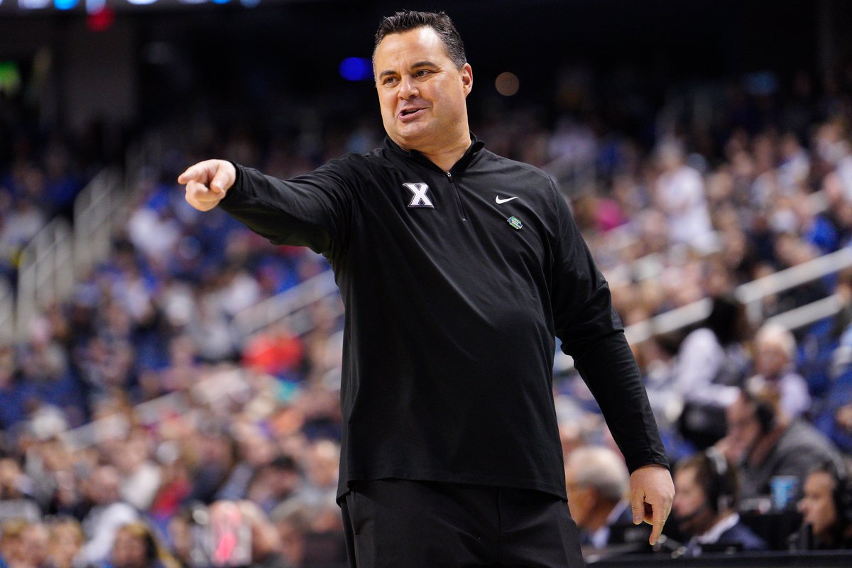 CBSSports's tweet photo. .@XavierMBB coach Sean Miller has now won 8 straight Round of 32 games.

Only head coaches w/ longer streaks are Dean Smith, Mike Krzyzewski and John Calipari https://t.co/nA7vMthc4W