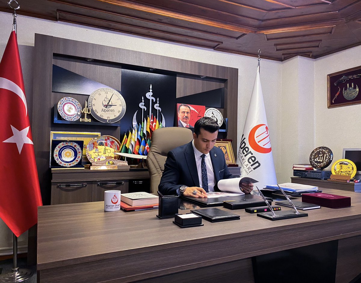 Samet_Bagci's tweet photo. Bizler Hakk’ın gören gözü, işiten kulağı, tutan eli, haykıran sesi olacağız.
 
Umudumuz korkulara, sevgimiz nefretlere, erenliğimiz zulümlere, yiğitliğimiz zalimlere galip gelecek inşallah. https://t.co/KY8kIlEyMo