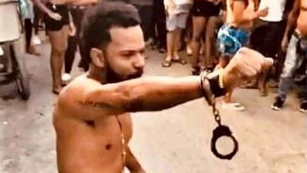 cuba_albert's tweet photo. @GuerreroCubano2 Cuando tu hablas de democracia y odiadores porque tanbien no criticas al govierno cubano que te paga por hablar basura por que son Los perfectos que no competent erores y condenan  a la juventud que no esta de acuerdo con Lo blancos rasistas y burgeses del PCC y la Familia Castro https://t.co/y6ZYa1bBiV