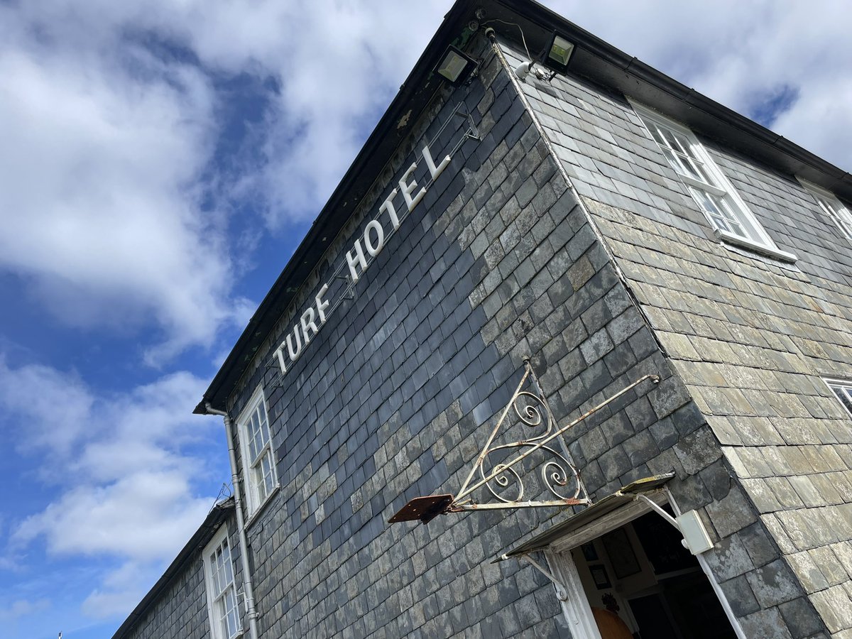 AAPLfanboy's tweet photo. Nowhere better on a sunny #MothersDay than @TurfLocksPub on the #riverexe and #exetercanal https://t.co/Eic6f41Hkh