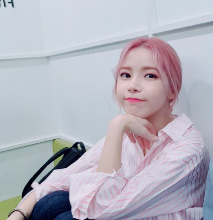moonightbest's tweet photo. Hoy al fin tengo mi #P𝚛𝑜눈𝗽𝗮𝗹𝗲𝕥𝕥𝑒 y soy la más emocionada de la casita por #장착𝐭𝐡𝐞𝑔𝚕𝚘𝚠 y por presumir mis cositas de esta colab #𝗦𝗔𝗣𝗣ℍ𝕀ℝExCLIO 💜✨

𝑽ısuαl 𝙴𝚈𝙴𝚂 — 🎀♡ #ARSYN https://t.co/4tsCZ7yXgN