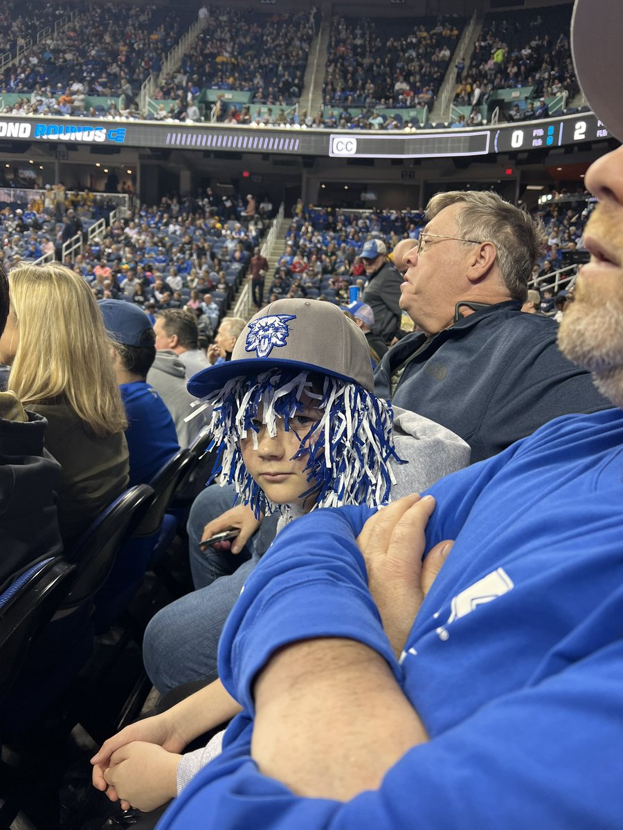 wildcatinNC's tweet photo. #mmselfie #marchmadness #bbn https://t.co/BtcskM7ndS