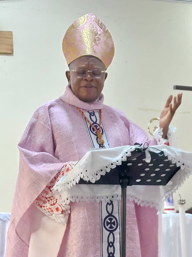 "Je voudrais dire toute mon admiration et toute ma reconnaissance à vous mes frères et sœurs qui exercez ce noble métier de militaire. En effet, être militaire est une véritable vocation et un vrai sacerdoce, c’est-à-dire un service rendu à la nation tout entière, (...)"