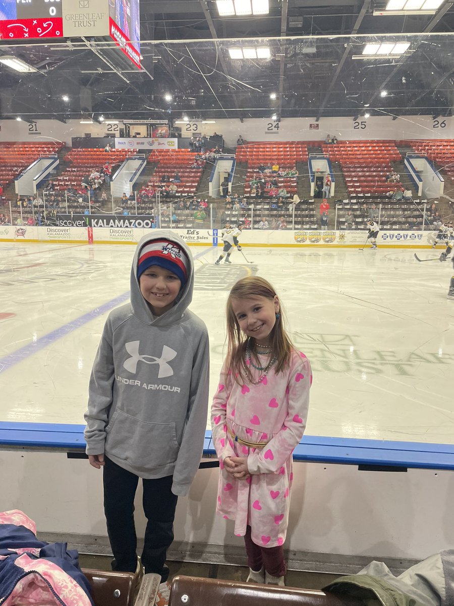 cecelia_holmes0's tweet photo. #kwingsphoto @KalamazooWings https://t.co/kgZTMtpLsa