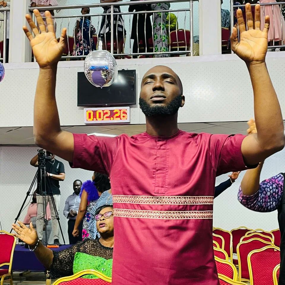 graceandgloryng's tweet photo. Worship is a phenomenal that open closed doors, hasten acceleration and set us right at the center of destiny with God.
#weareggc #graceandglorychapel #sundayservice #worshipexperience #sundaysatggc #pleasantsurprises #divineupliftment #joyunspeakable #grace #divinelifting https://t.co/BEI64PZ57v