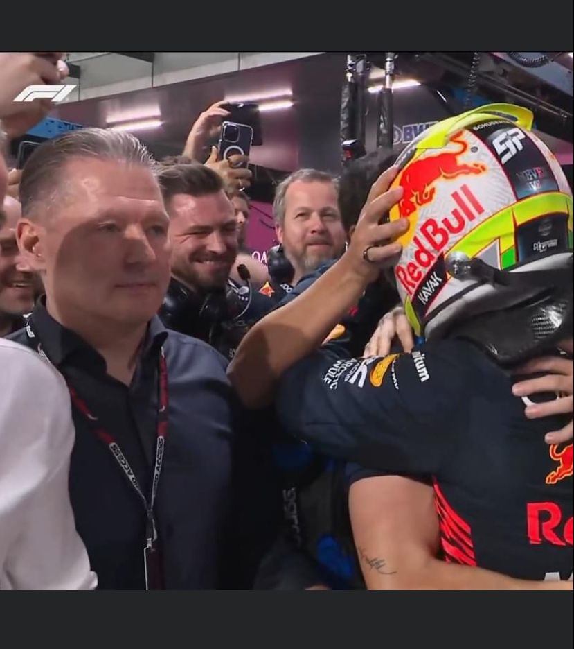 <a href="/F1/">Formula 1</a> <a href="/redbullracing/">Oracle Red Bull Racing</a> <a href="/SChecoPerez/">Sergio Pérez</a> Papá Verstappen it’s not happy