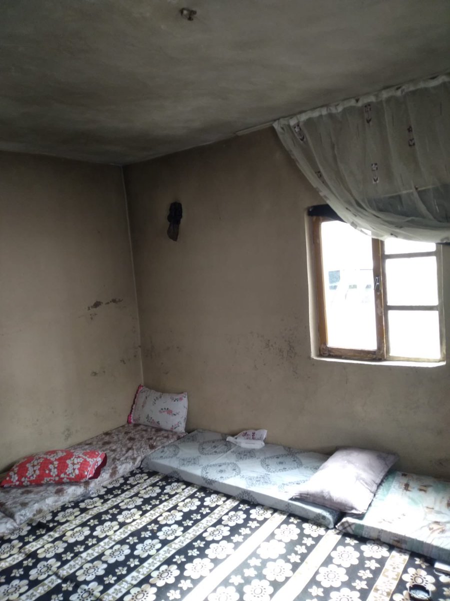 kaleciferhat1's tweet photo. Malatya’da depremde evleri yıkılıp Urfa’ya gelen 13 kişilik depremzede çok mağdur bir aile var elden ele yayalım belki hayırseverler yardım eli uzatır  iletişim numarası bende var https://t.co/BDXiREKli9