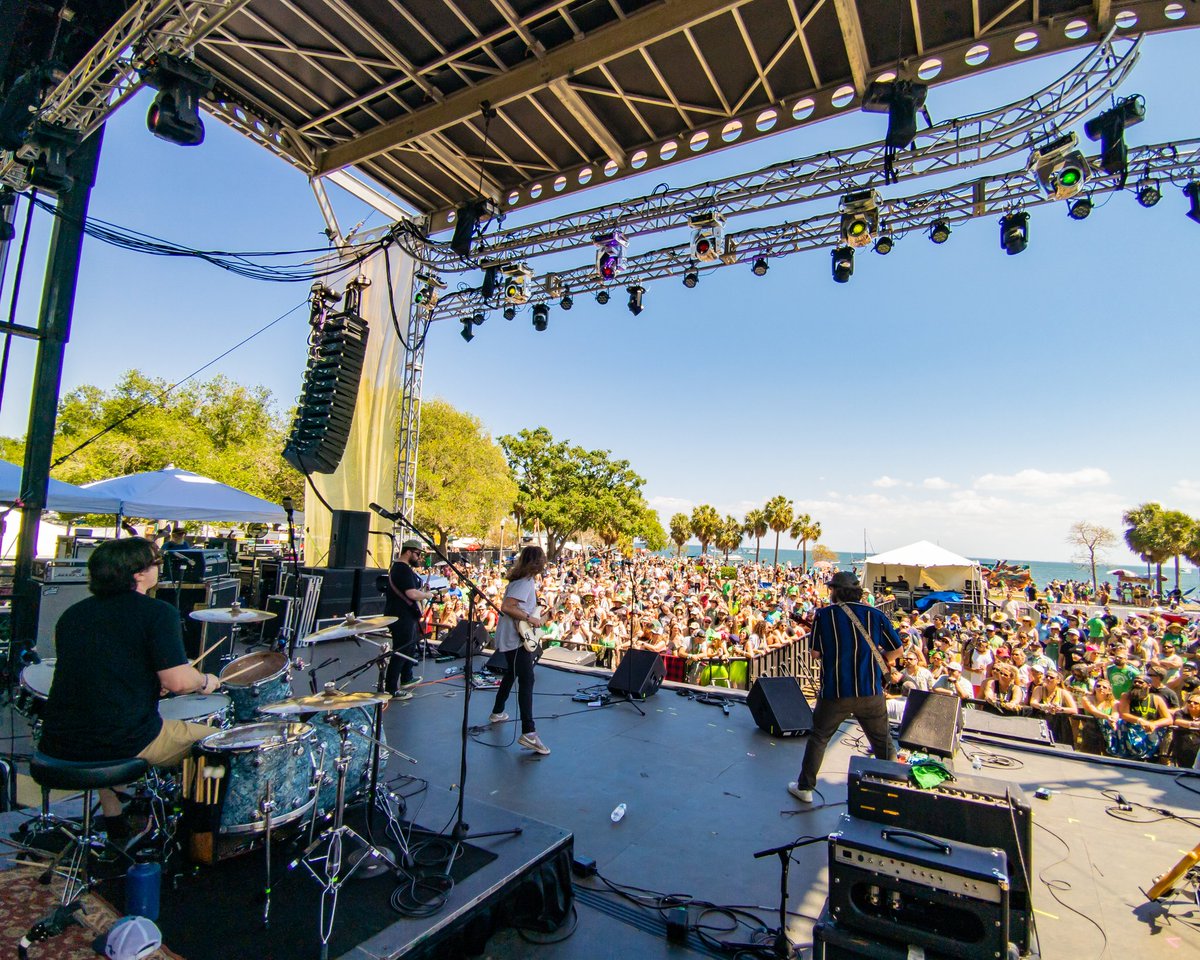 Alright <a href="/ReggaeRiseUp/">Reggae Rise Up</a>!🌴🍍