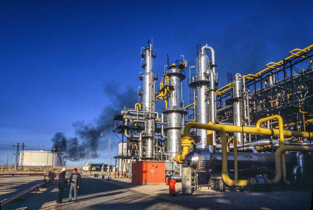 AfricaViewFacts's tweet photo. Sonatrach, the Algerian  🇩🇿 energy giant, has once again secured the top spot in the ranking of the 500 best African companies by Jeune Afrique

According to the magazine, Sonatrach is unbeatable and its dollar export activity has increased by a staggering 75%. https://t.co/UWdg0XfGpO
