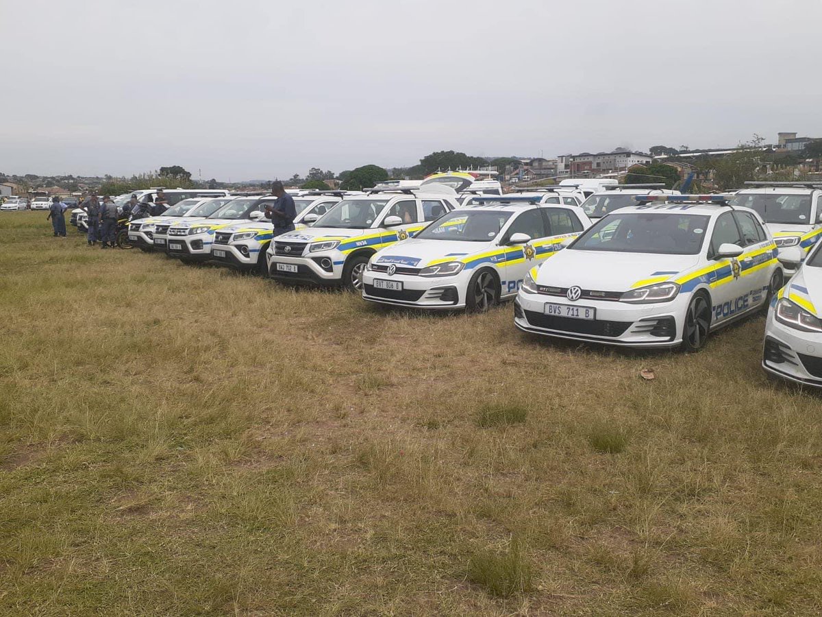 AdvoBarryRoux's tweet photo. The state machinery preparing to act against unarmed citizens. They never organise like this to invade Hillbrow drugs and human trafficking dens, they don’t organise for major hijacking spots, but when citizens ANNOUNCE a peaceful protest, this is the response. #NationalShutdown https://t.co/1lXLMcTEvb