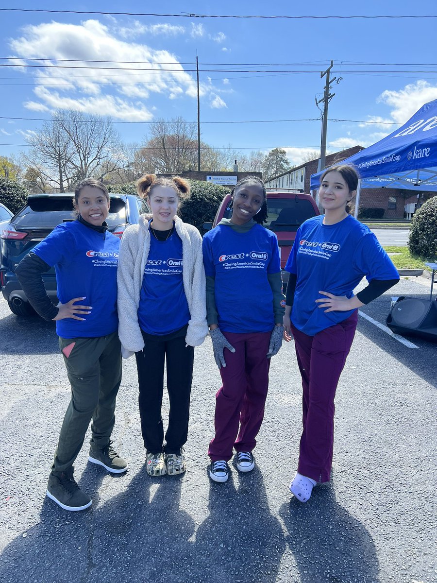 cpkcareercenter's tweet photo. Dental Tech students and Ms. Little are spending their Sunday giving back. Stop by and get your ๐ checked! ๐๐ฆท๐#3Cs #ProudtobeCCC #ClosingAmericasSmileGap #cyclonesgiveback https://t.co/5YG7i3UZt3