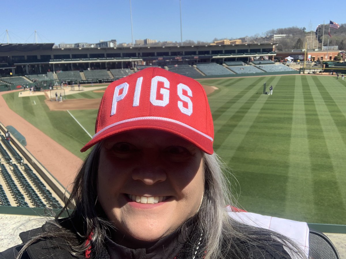 leslie_doss's tweet photo. It’s another beautiful day at Baum!  Ready for the sweep against Auburn! ❤️🐗⚾️ #wps #omahogs https://t.co/MrVuPCpjFi