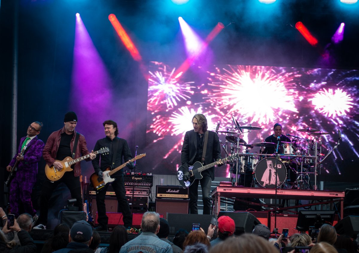 knight_vision's tweet photo. A few pics of Rick Springfield's amazing performance at the Moon 2 Mars festival taken on my sony rx100 camera @SpaceCenterHou @rickspringfield #rickspringfield #moon2mars https://t.co/Hz163DYIi0