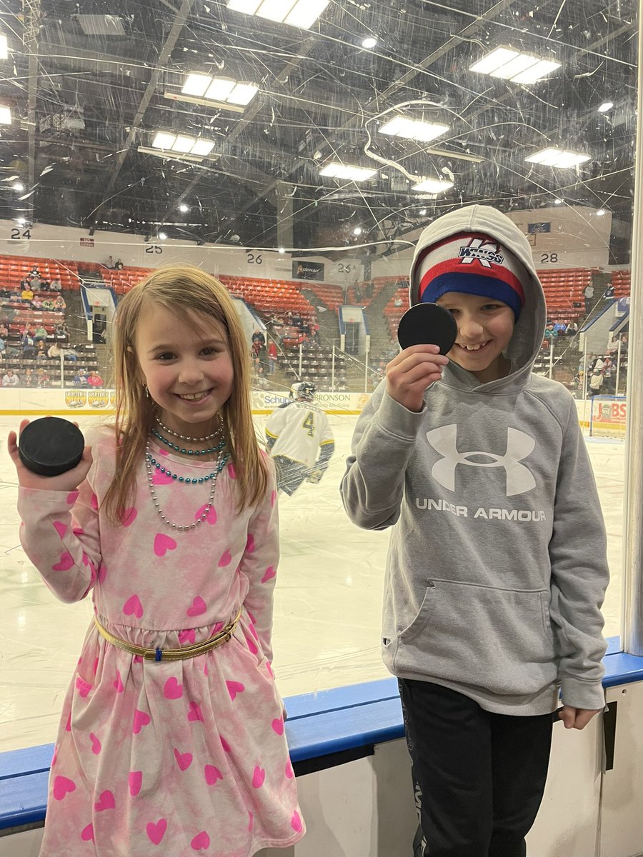 cecelia_holmes0's tweet photo. #kwingsphoto @KalamazooWings https://t.co/ZJrx4cMkna