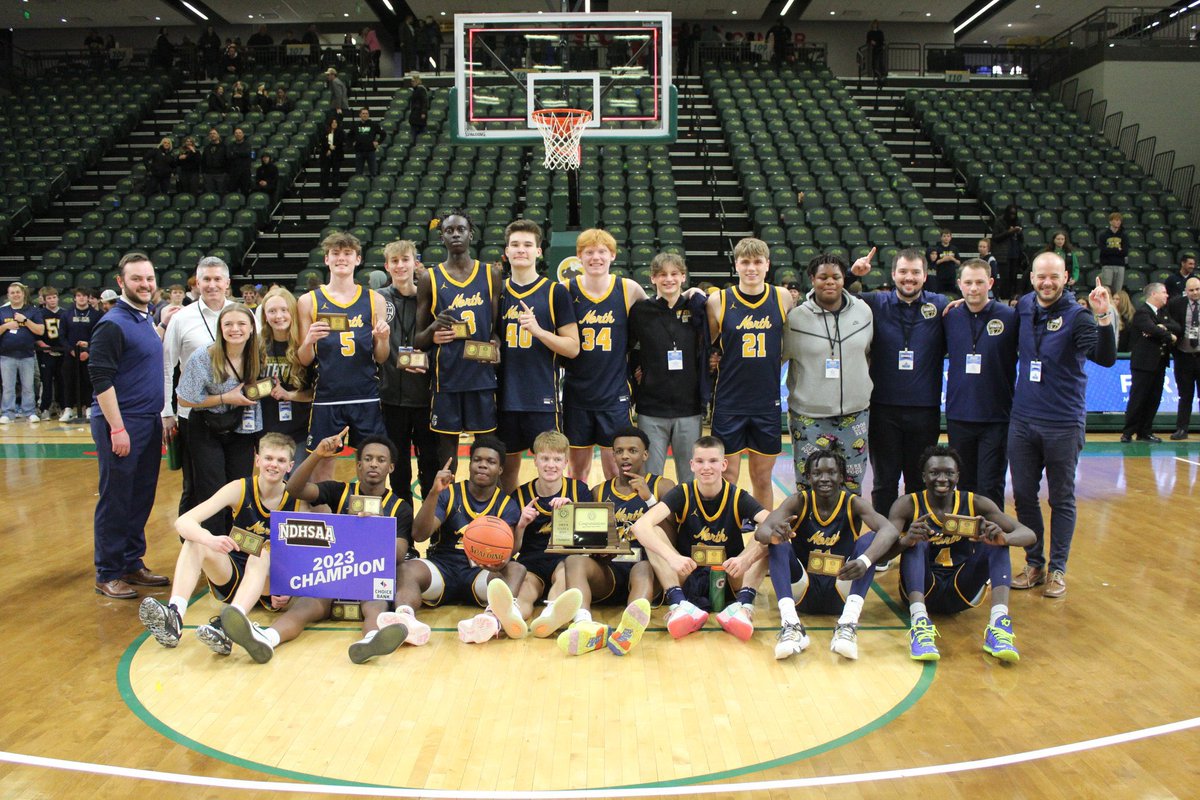 sanfordhoops_sf's tweet photo. Congratulations to the 2️⃣0️⃣2️⃣3️⃣ North Dakota High School State Champions🏆🥇

Class🅰️ Boys: @FargoNorthHoops
Class🅰️ Girls: @RRHS_gbb
Class🅱️ Boys: @CentralCassBBB
Class🅱️ Girls: @CentralCassGBB

PHENOMENAL year of HS hoops, we’re already looking forward to 2024‼️🏀

📸: @NDHSAA https://t.co/5klCxK4RLy