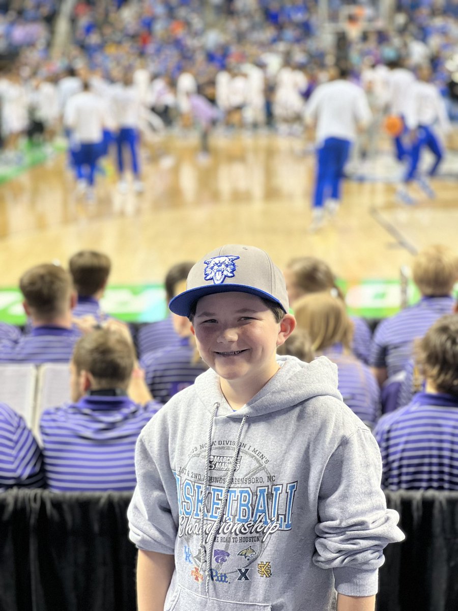 wildcatinNC's tweet photo. #mmselfie #MarchMadness #BBN https://t.co/9cUaNwHqrz