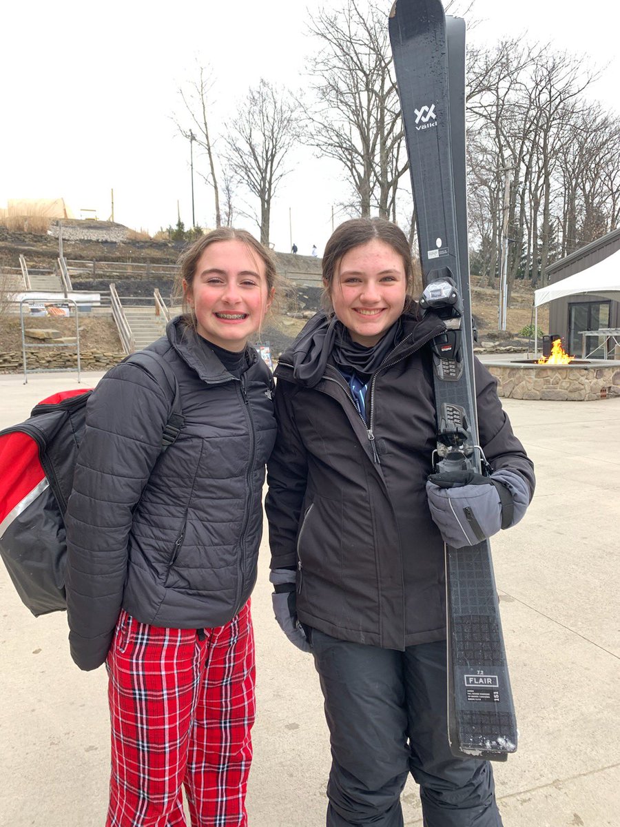 AdriannaCondrad's tweet photo. Great way to end the weekend! Early morning hitting session followed by ⛷️with my former teammate @FrankieN2028! #PitcherCatcher @SBRRetweets @LadyDukesElite @ImpactRetweets @fivestarphenom @LegacyLegendsS1 @ExtraInningSB https://t.co/YW6LrG7B2S