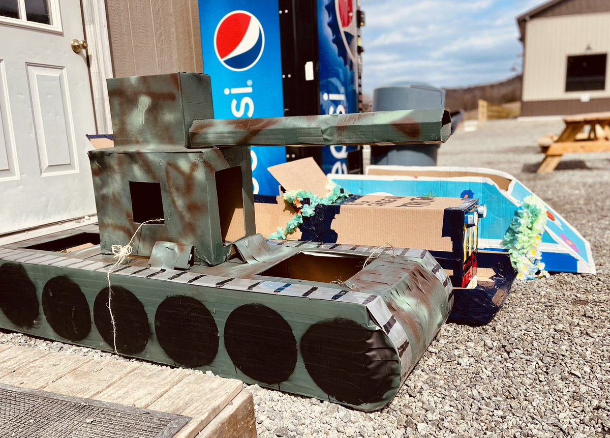 mountpeter's tweet image. Wanna see these occupied and careening down a mountain? The Cardboard Race is our Spring Rally final event today at 5:00! #SpringRally #mountpeter #mountpetermemories #iskiny #ilovemyjob