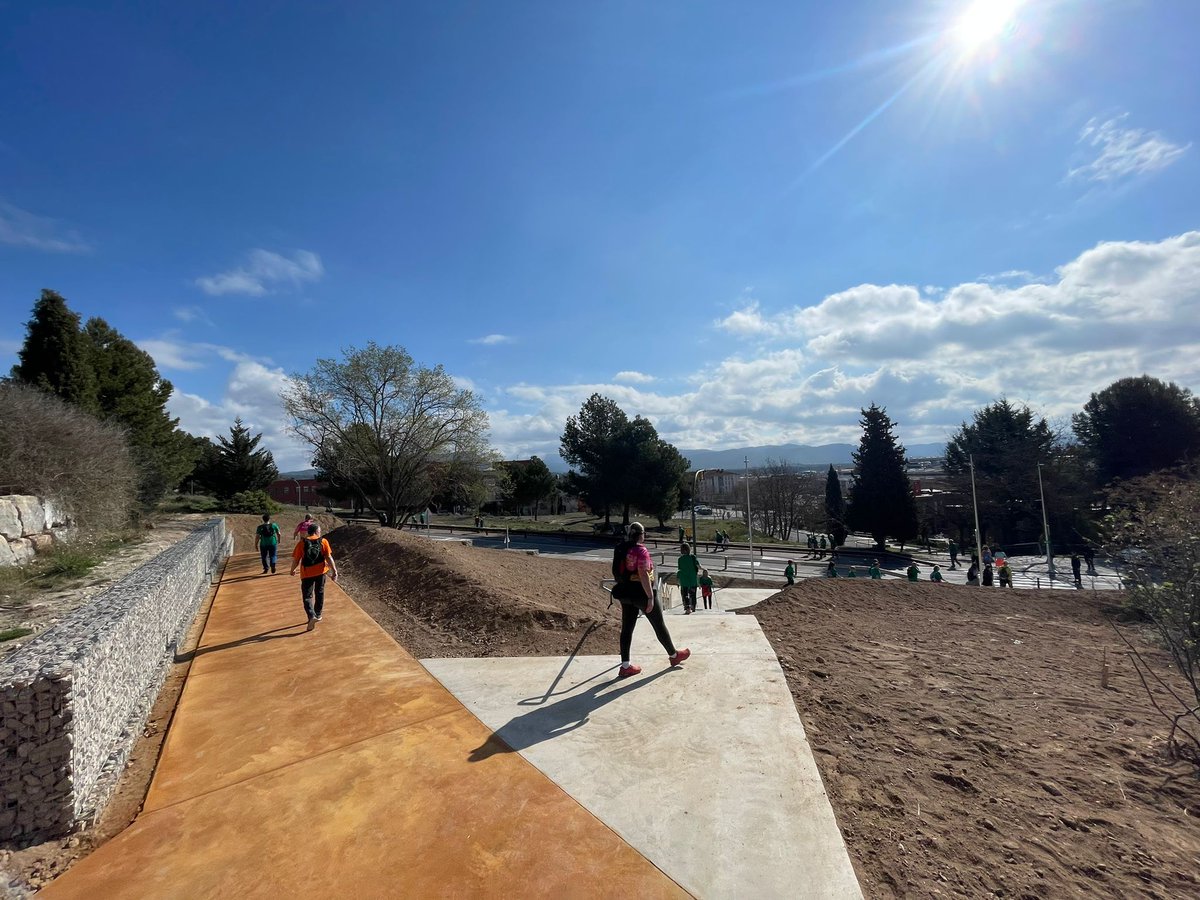 VeuAnoia's tweet photo. 🌳Més de 1200 participants inauguren l’Anella Verda amb una caminada solidària👉https://t.co/QiB8fH5w0q

La caminada, organitzada amb #Afauria i #Dispiera, ha recorregut els 13km d’Anella Verda que circumvalen #Igualada

#veuanoia #igualada #esport https://t.co/Yeyx5OEEKH