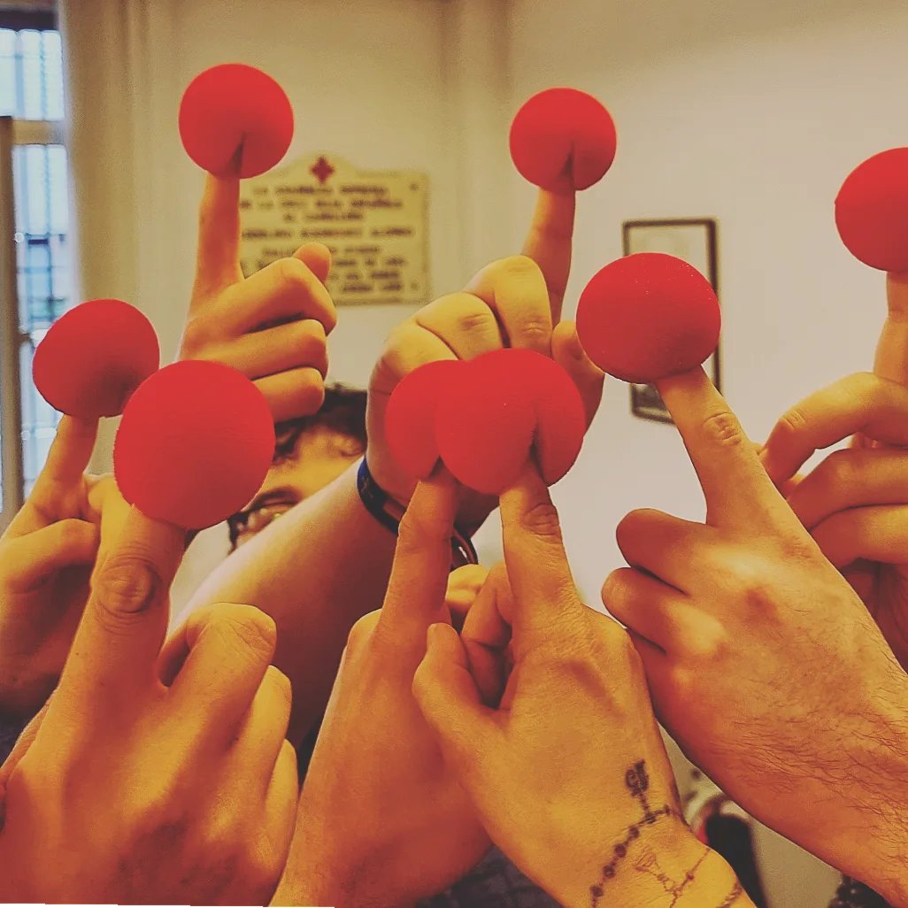 eltallerasc's tweet photo. 📌 Para terminar la semana y enlazar con la siguiente... hoy hemos hecho una sesión de #risoterapia 🔴🔴🔴🔴🔴🔴 para el grupo de 👉🏼 #PINEO de Cruz Roja Juventud Mieres https://t.co/fgPNQbMrKr